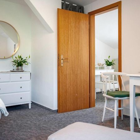 Knusthof - Wohnung 2 Albertsdorf Eksteriør bilde